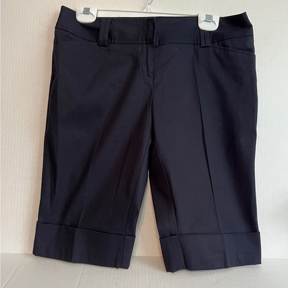NEUF AVEC ÉTIQUETTE !! SHORT FEMME HABILLÉ BERMUDA FONCÉ